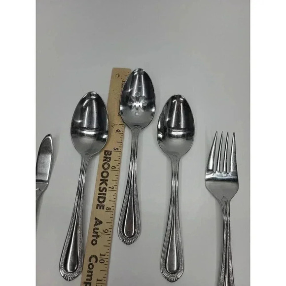 Oneida Countess Flatware Serving Set 3 Spoons, 1 Fork, 1 Butter Knife - Picture 4 of 5